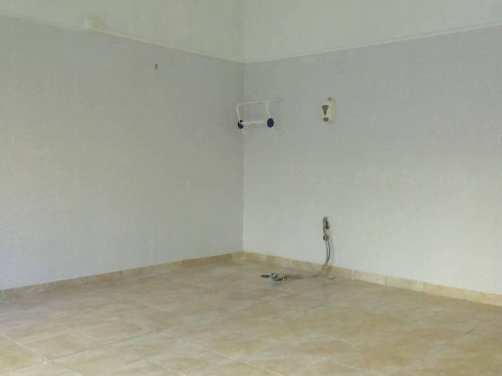 negozio in affitto a Livorno