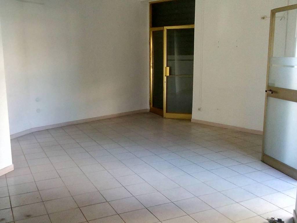 negozio in affitto a Livorno in zona Ospedale