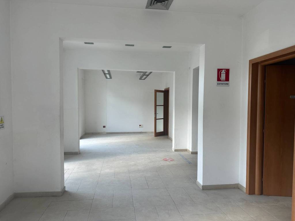 negozio in affitto a Livorno
