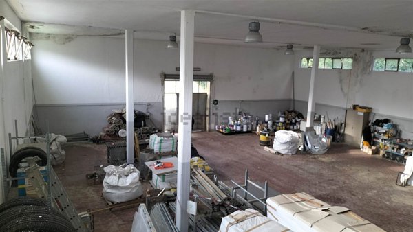 capannone in affitto a Livorno