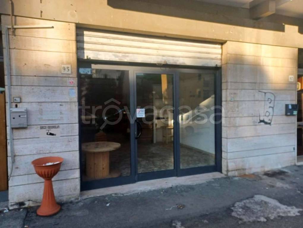 negozio in affitto a Livorno in zona Ospedale