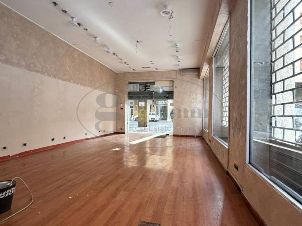 negozio in affitto a Livorno in zona Centro Città