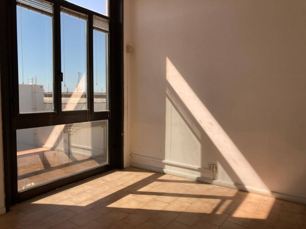 negozio in affitto a Livorno