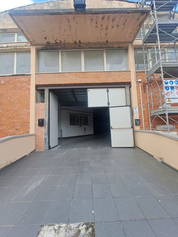 locale di sgombero in affitto a Livorno in zona Pian di Rota