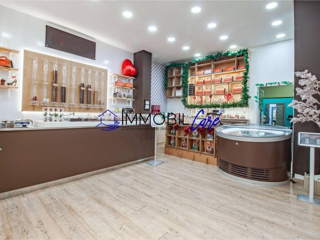 locale commerciale in affitto a Livorno