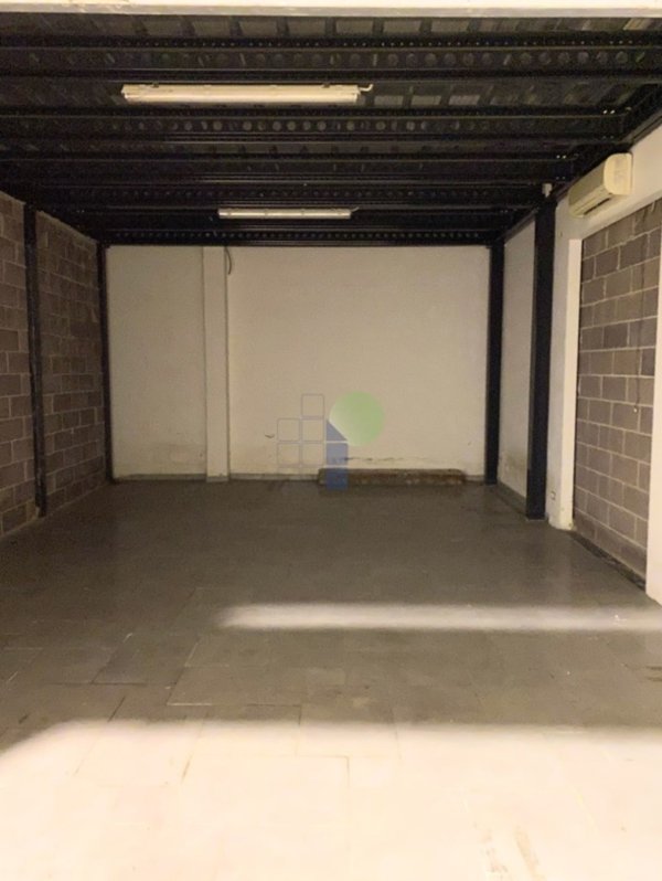 locale di sgombero in affitto a Livorno in zona Pian di Rota