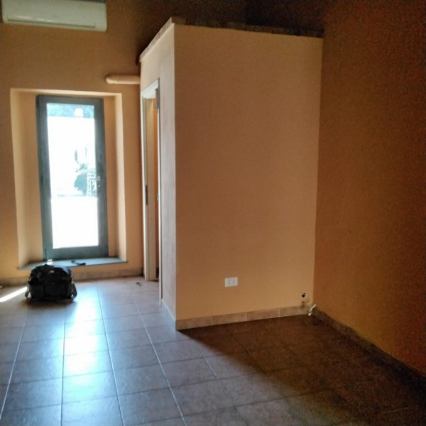 locale commerciale in affitto a Livorno in zona Ardenza