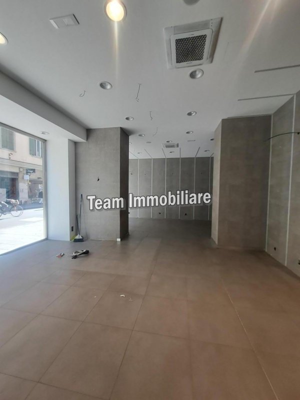 negozio in affitto a Livorno in zona Centro Città