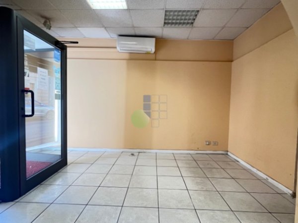 locale commerciale in affitto a Livorno