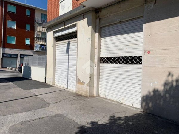 negozio in affitto a Livorno