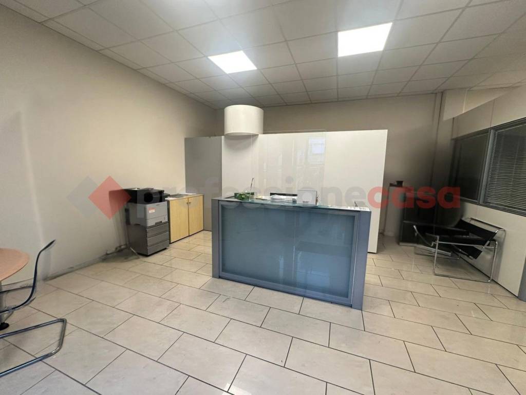 negozio in affitto a Livorno
