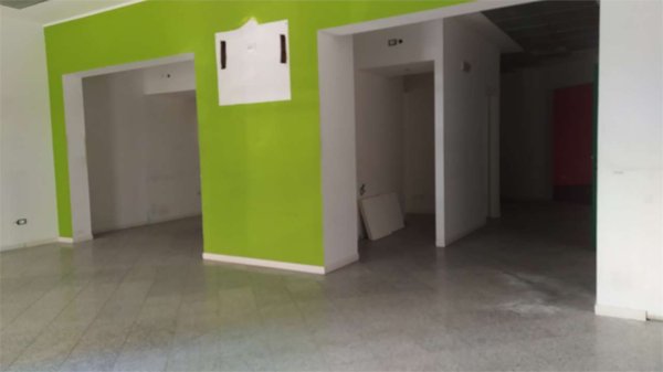 negozio in affitto a Livorno in zona Centro Città