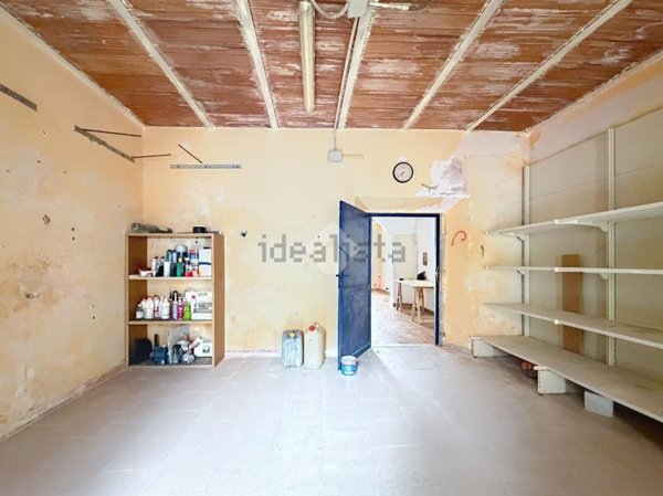 locale commerciale in affitto a Livorno