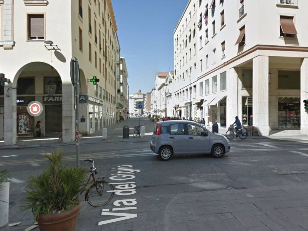 negozio in affitto a Livorno