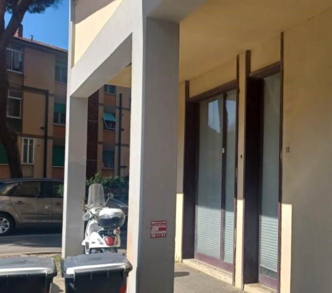 locale commerciale in affitto a Livorno