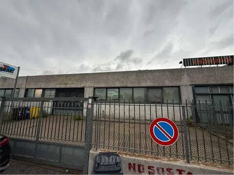 locale commerciale in affitto a Livorno