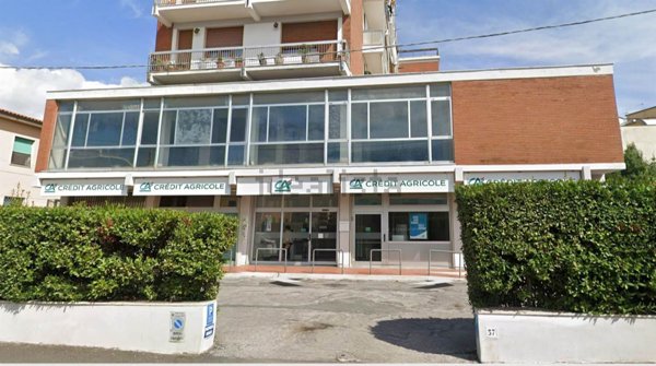 locale di sgombero in affitto a Livorno in zona Ospedale
