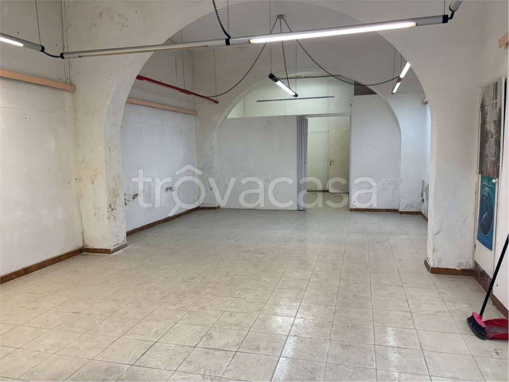 negozio in affitto a Livorno in zona Centro Città