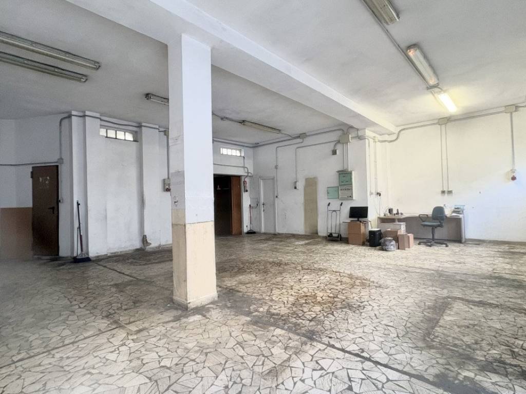 negozio in affitto a Livorno in zona Centro Città
