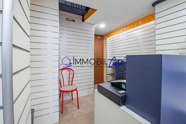 locale commerciale in affitto a Livorno