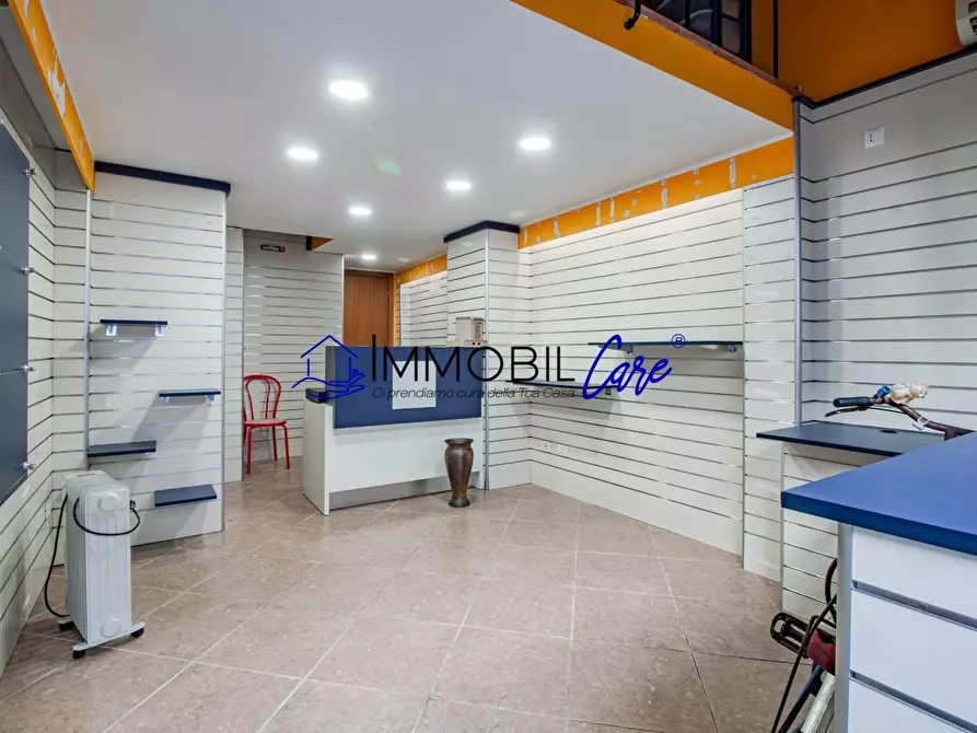 locale commerciale in affitto a Livorno