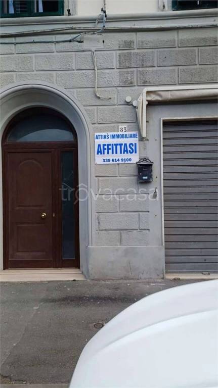 negozio in affitto a Livorno in zona Lungomare