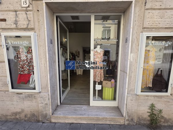 locale commerciale in affitto a Livorno