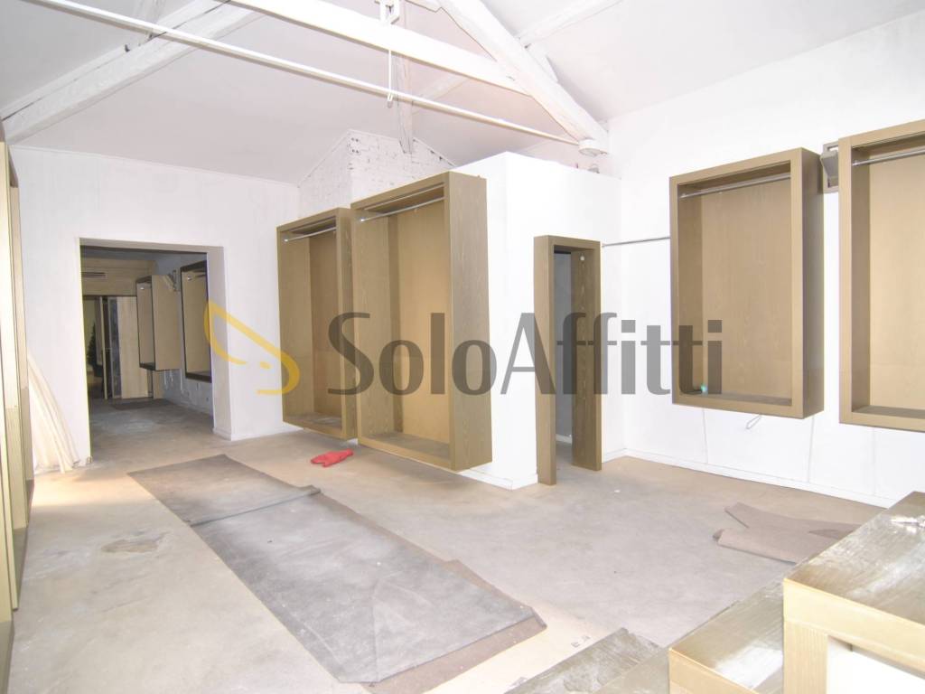 negozio in affitto a Livorno in zona Centro Città