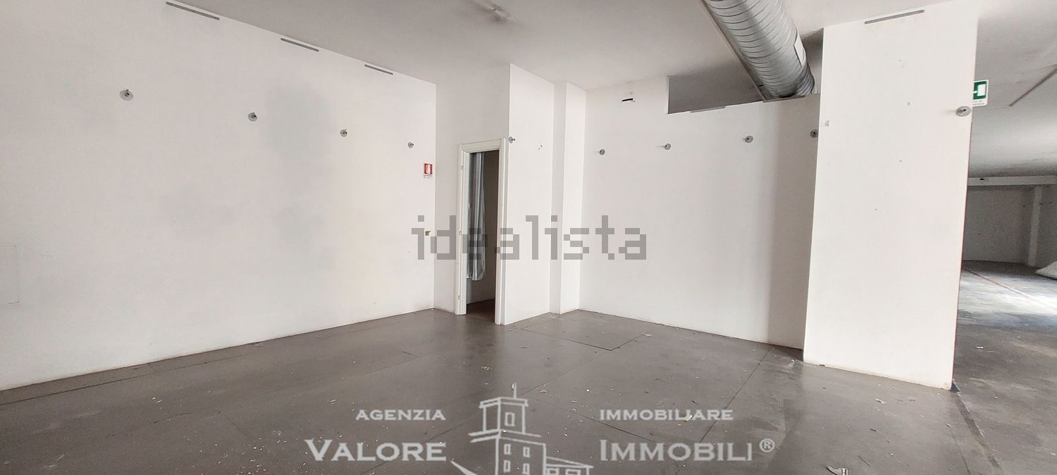 locale commerciale in affitto a Livorno