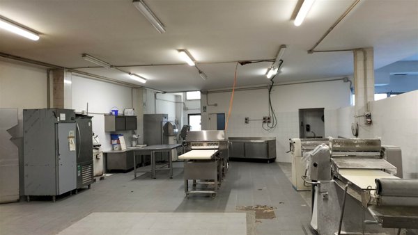 locale commerciale in affitto a Livorno