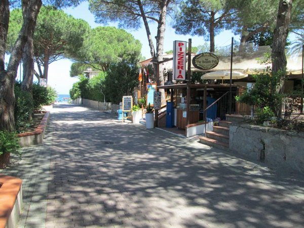 locale commerciale in affitto a Marciana