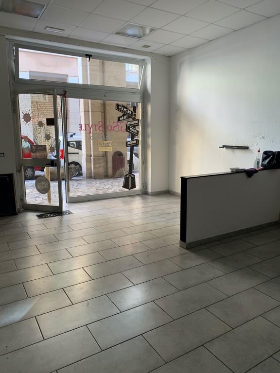 locale commerciale in affitto a Piombino