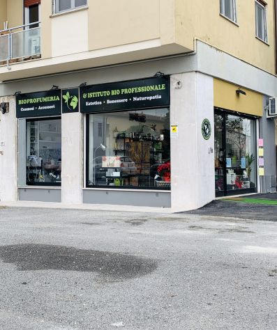 negozio in affitto a Piombino in zona Gagno