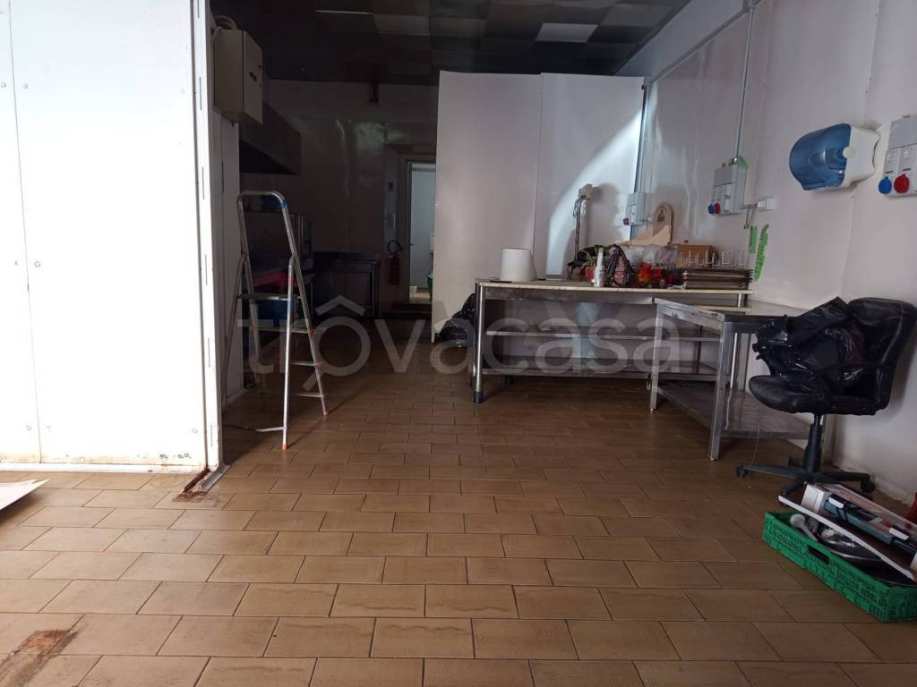 negozio in affitto a Piombino