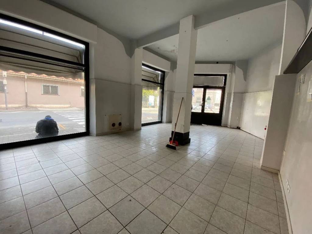 negozio in affitto a Piombino