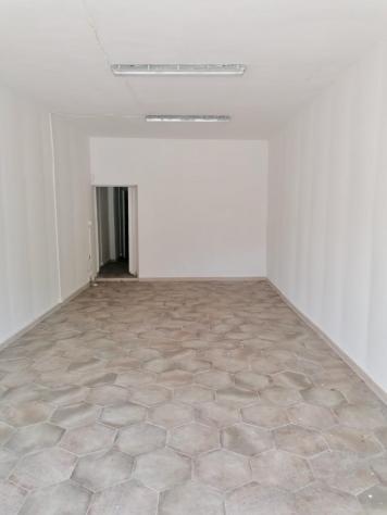 negozio in affitto a Piombino in zona Gagno