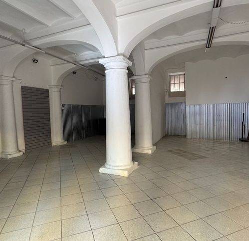 negozio in affitto a Piombino
