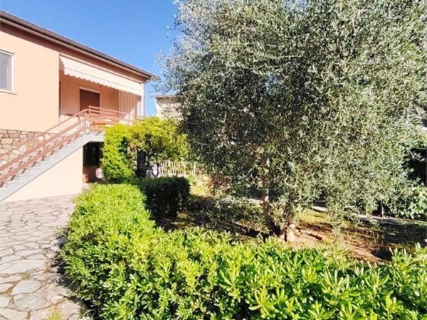 casa indipendente in affitto a Porto Azzurro in zona Mola