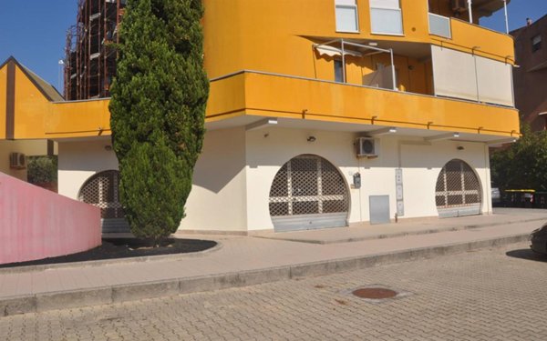 negozio in affitto a Rosignano Marittimo in zona Vada