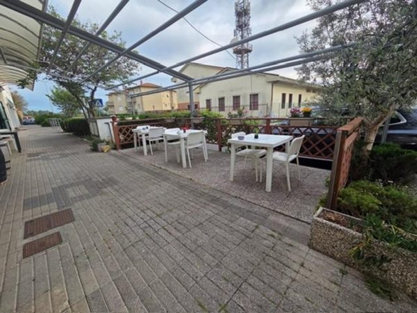 negozio in affitto a Rosignano Marittimo in zona Vada