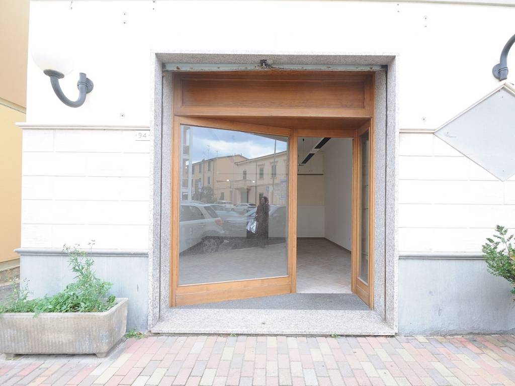 negozio in affitto a San Vincenzo