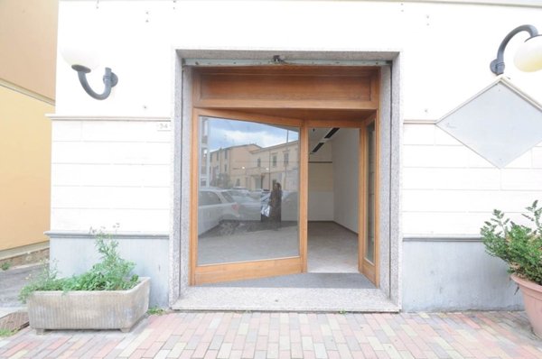 negozio in affitto a San Vincenzo