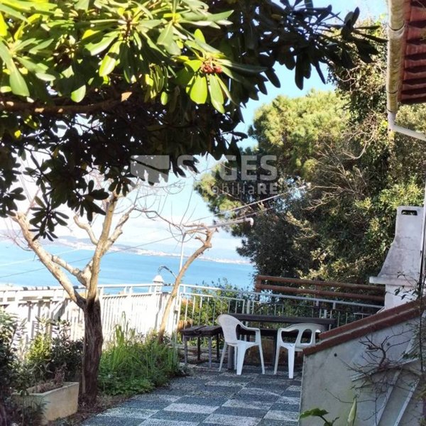 casa indipendente in affitto a Rio in zona Cavo