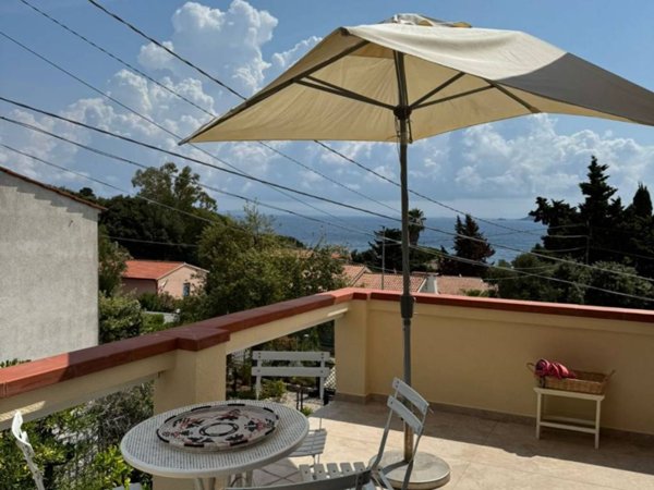 appartamento in affitto a Rio in zona Cavo