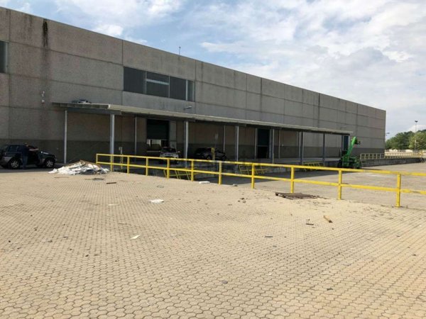 capannone in affitto a Galliate