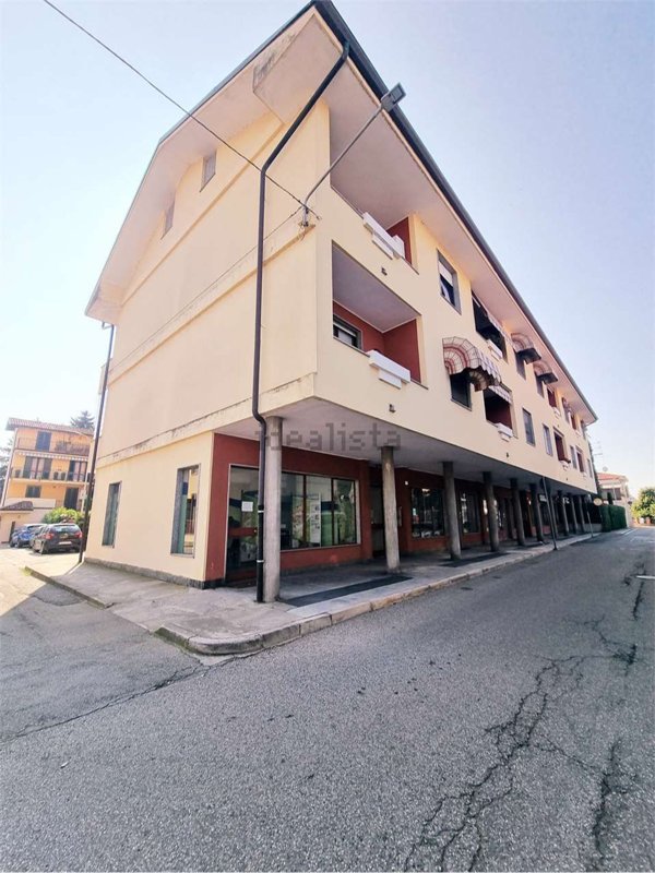 negozio in affitto a Galliate