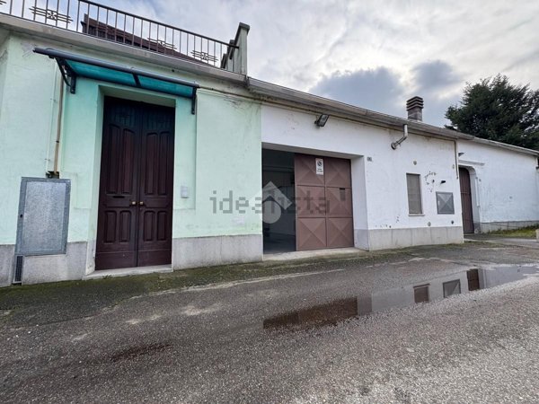 capannone in affitto a Galliate