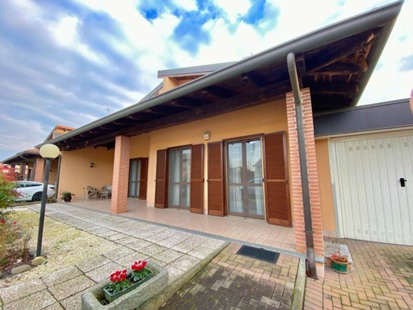 casa indipendente in affitto a Garbagna Novarese