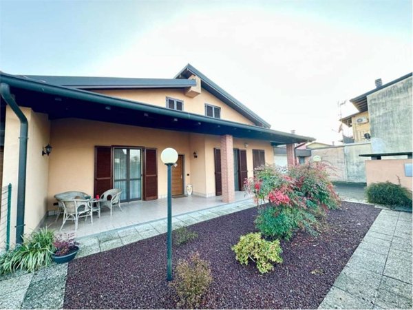 casa indipendente in affitto a Garbagna Novarese