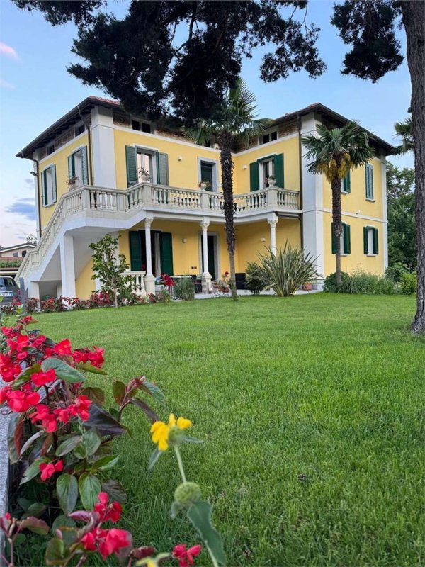 casa indipendente in affitto a Lesa